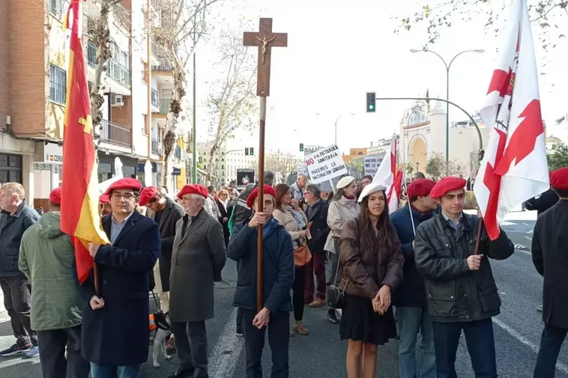 Ultracatólicos del movimiento carlista en la concentración celebrada el pasado martes 28 en Sevilla. — Grupos de Propaganda CTC