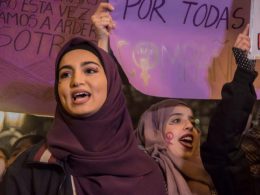 Dos mujeres musulmanas participan en la manifestación del 8-M de Madrid en 2018SOPA Images