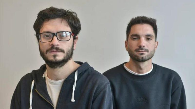 Gonzalo Elizondo y Pablo Vío, los primeros en denunciar los abusos del Colegio Del Salvador. Constanza Niscovolos