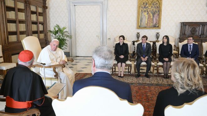 El Papa, con Osoro, Ayuso, Almeida y Gonzalez Vatican Media
