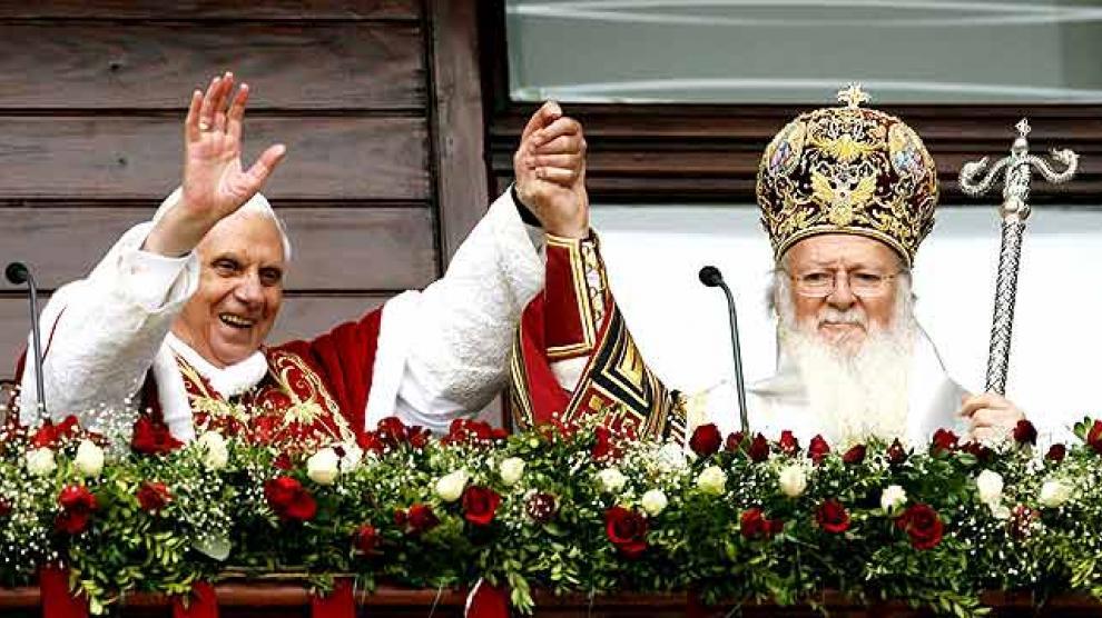El Papa Benedicto XVI y el Patriarca Ortodoxo Bartolomé IKerim Oktem / EFE