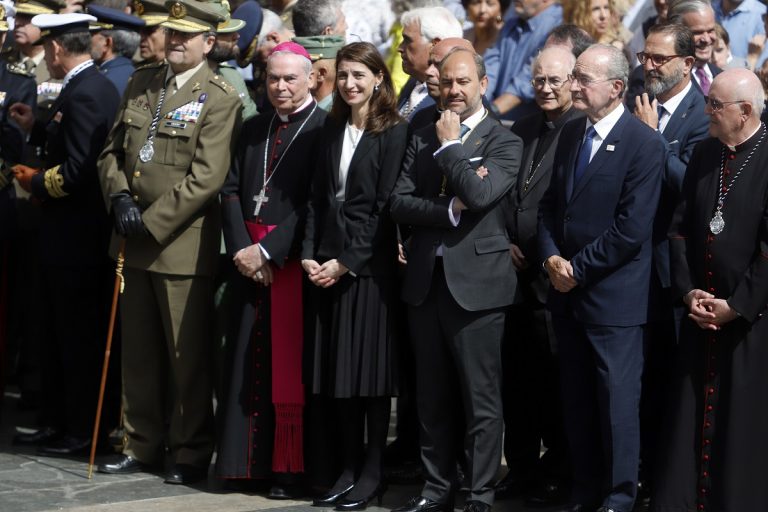 La ministra de Justicia, Pilar Llop, durante la procesión del Jueves Santo en Málaga. —Álex Zea / Europa Press