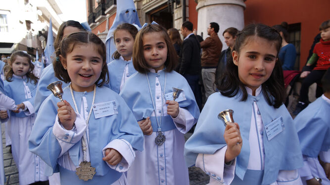 Niños en la procesión Regina Mundi durante el Domingo de Resurrección en 2018 / Alex Cámara | Foto de archivo