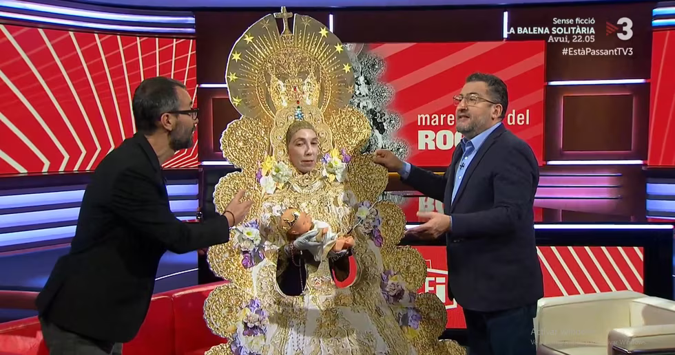 Imagen de la parodia sobre la Virgen del Rocío en 'Està passant', de TV3.