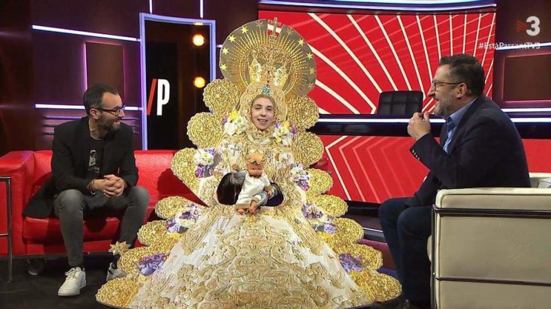 Parodia de la Virgen del Rocío en el programa ’Està passant’, de TV3