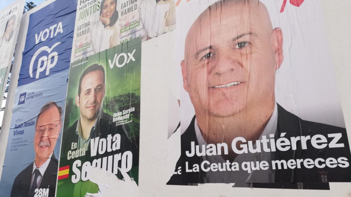 Carteles electorales en Ceuta de cara a los comicios autonómicos de mayo.