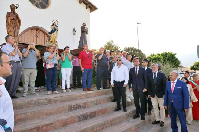El alcalde (PP) de El Ejido (Almería) y varios concejales en la misa y procesión celebradas en Las Norias