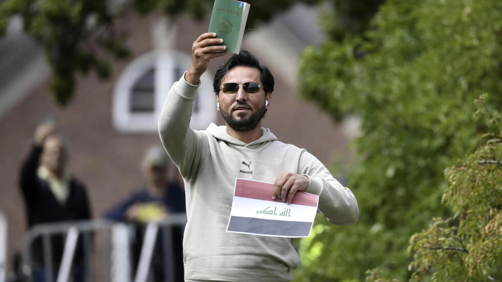El refugiado irakí Salwan Momika quemó un ejemplar del Corán en Estocolmo, el 20 de julio de 2023. AP - Oscar Olsson