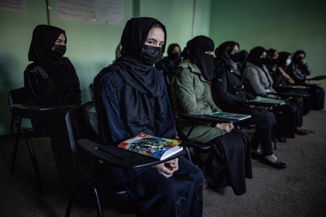 Archivo - Imagen de archivo de mujeres recibiendo formación para ser agentes de Policía en Kabul, Afganistán - Oliver Weiken/dpa