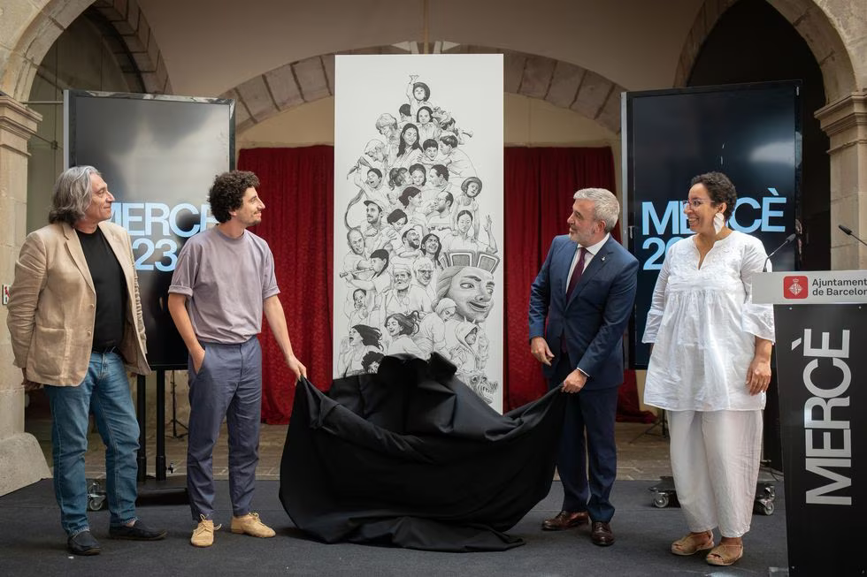 Cartel de la Mercè, con el comisionado Xavier Marcé, el ilustrador Chamo San, el alcalde Jaume Collboni y la pregonera Najat el Hachmi DAVID ZORRAKINO - EUROPA PRESS