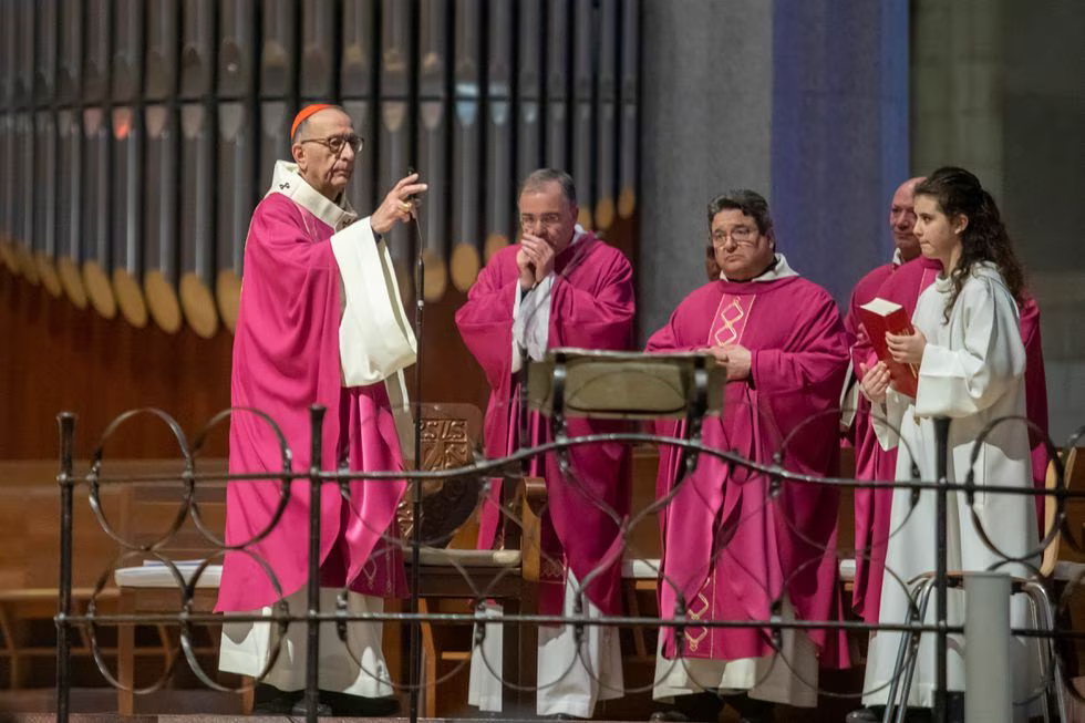 El presidente de la Conferencia Episcopal Española, el cardenal Juan José Omella, durante una misa en la basílica de la Sagrada Familia, el pasado marzo.Kike Rincón (Europa Press)