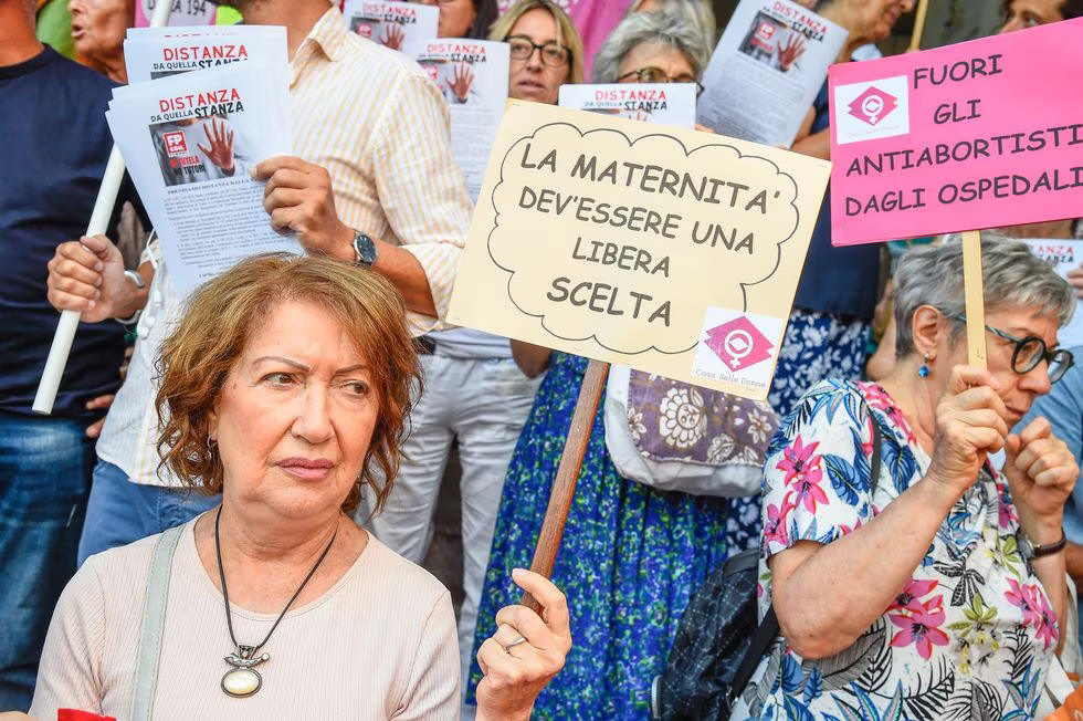 Manifestación a favor del derecho al aborto en Italia, a comienzos de agosto de 2023.Alberto Gandolfo (LAPRESSE)