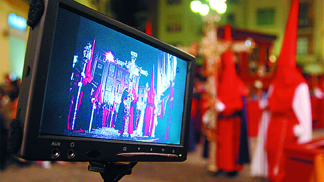 El monitor de una cámara durante una procesión, en una imagen de archivo. / J. B.