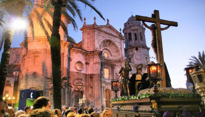 Semana Santa en Cádiz, en una imagen de archivo. RAFA VELÁZQUEZ