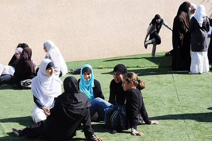 Alumnas con velo en una escuela musulmana privada en Toulouse.AFP