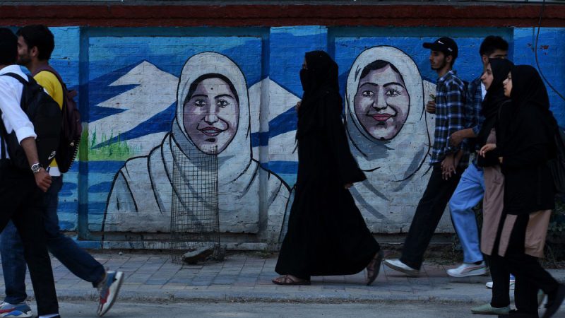 Imagen de archivo de una mujer musulmana con una abaya. Europa Press / Mubashir Hassan