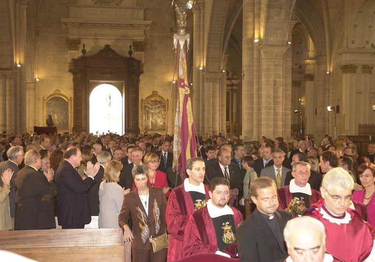 Real Senyera, en la Catedral, para participar en el Te Deum, en imagen de archivo. LP