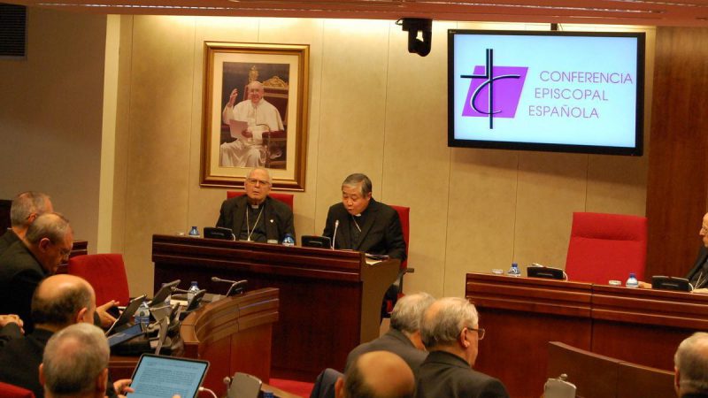 El nuncio del Papa en España, Bernardito Auza, en la asamblea plenaria de la CEE. CEE