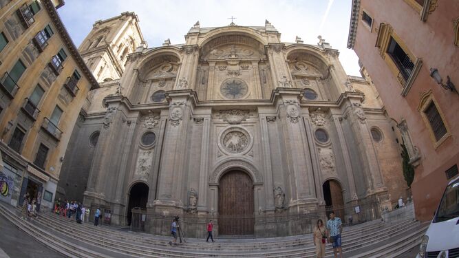 Catedral de Granada, inmatriculada por la Iglesia y que no está, según Granada Laica, en el listado. / antonio l. juárez / PS