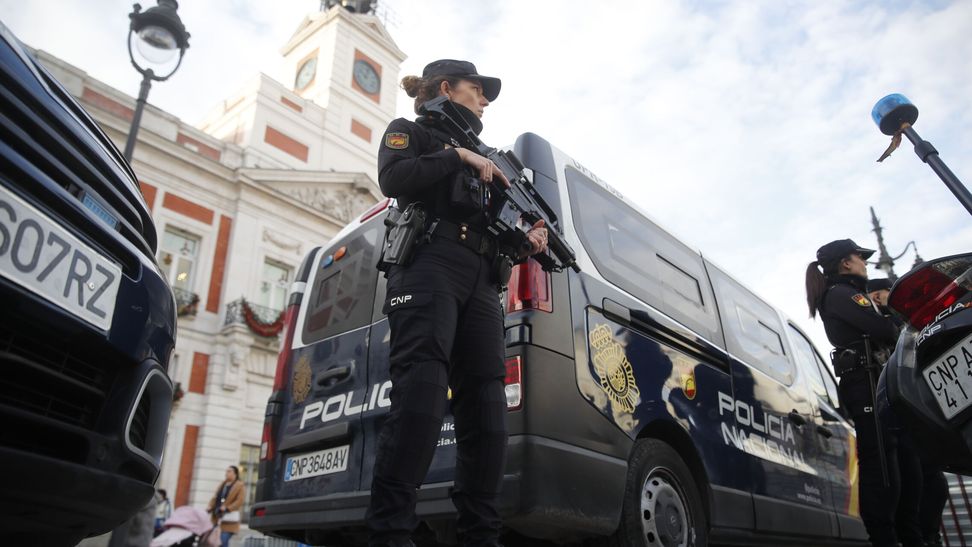 Policías desplegados en Madrid. (EFE/Juan Carlos Hidalgo)