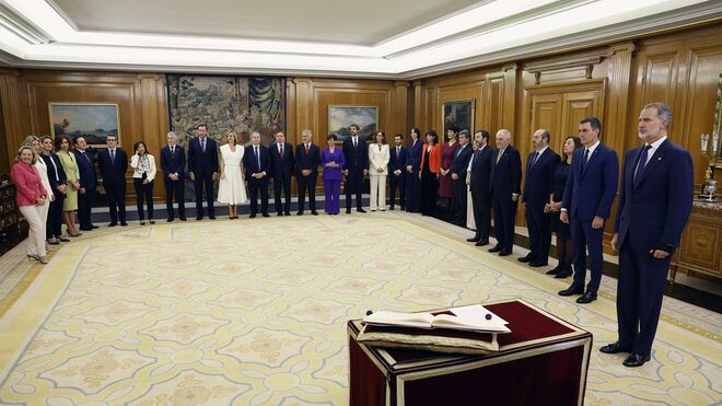 El nuevo gobierno de Pedro Sánchez, con el Rey en La Zarzuela EFE