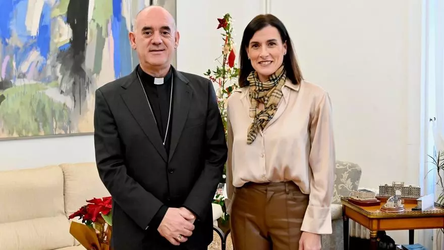 La alcaldesa, Gema Igual, y el nuevo obispo de Santander, Arturo Ros, celebran su primer encuentro institucional AYUNTAMIENTO DE SANTANDER