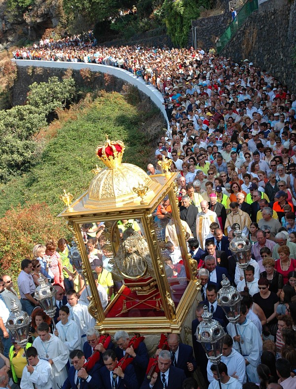 fiestas de la Bajada de La Virgen de Las Nieves en La Palma