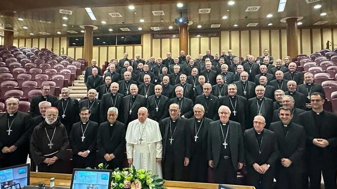 'Foto de familia' del Papa con los obispos españoles X del cardenal Omella