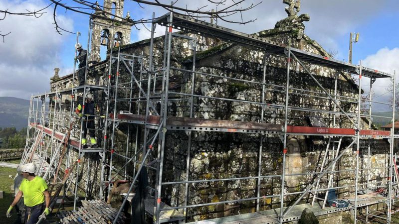 La iglesia de Sacos (Pontevedra) con 315 000 euros de la Xunta renovará su cubierta y el coro antes de restaurar las pinturas murales