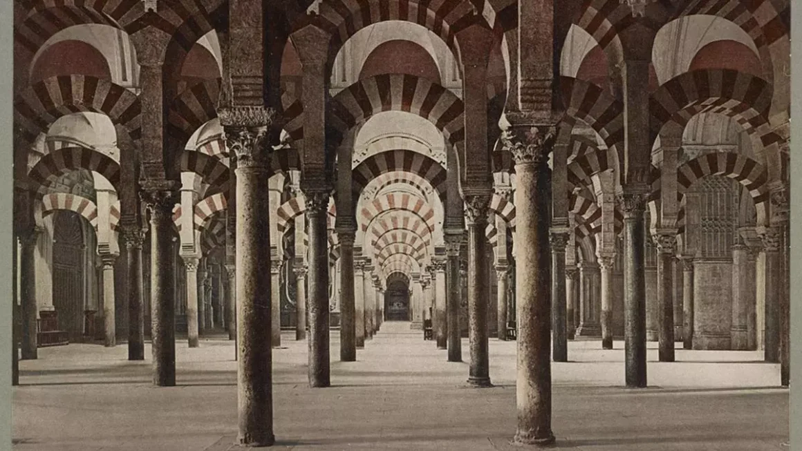 Mezquita de Córdoba, en una imagen de 1897