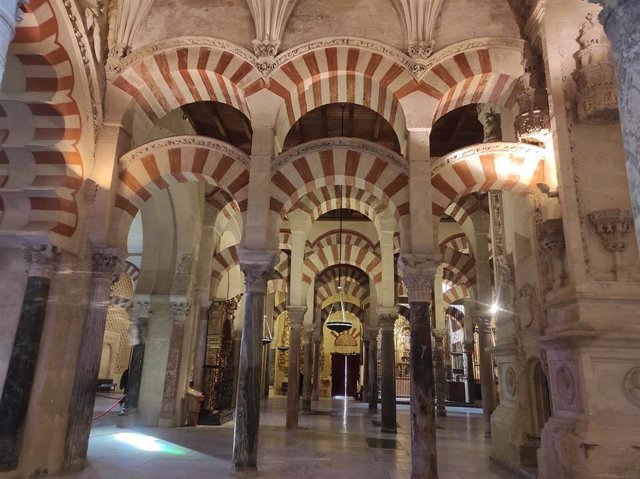 Archivo - Interior de la Mezquita Catedral de Córdoba. - EUROPA PRESS - Archivo