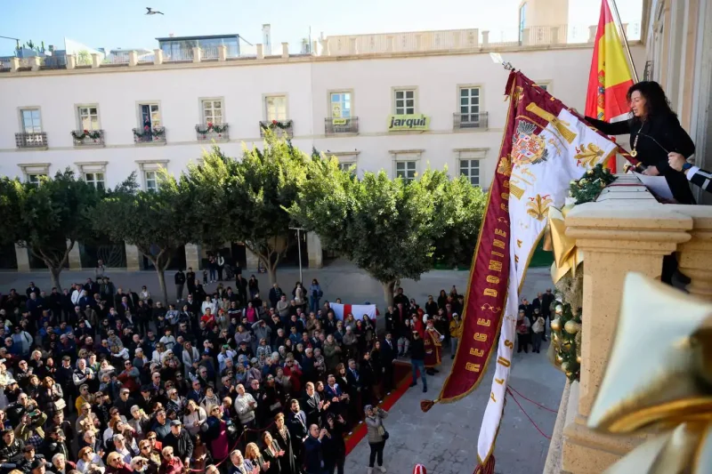 La alcaldesa de Almería preside los actos conmemorativos de la conquista cristiana de la ciudad con misa en la catedral a los asisten autoridades civiles y militares