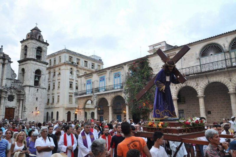 Católicos durante una procesión católica. (Foto: Fuente Externa)