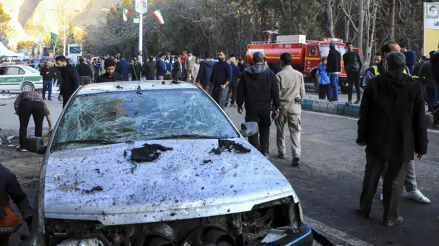 Destrozos tras los ataques de este miércoles en Kerman, Irán.EFE