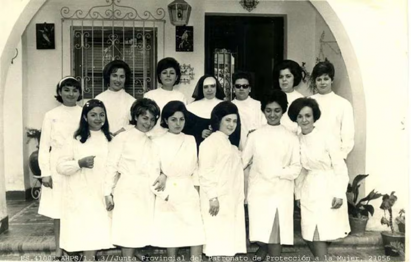 Un grupo de internas en un Patronato de Protección de la Mujer, en una imagen del archivo de la Junta de Andalucía.