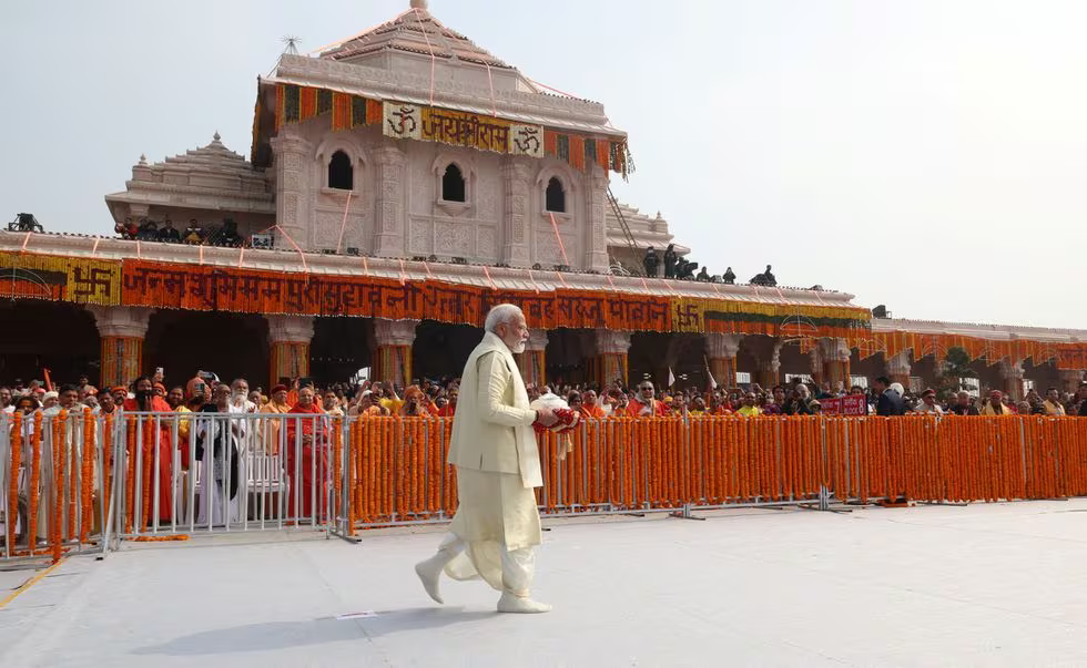 El primer ministro indio, Narendra Modi, asiste a la inauguración de un gran templo al dios hindú Lord Ram en Ayodhya, India, el pasado 22 de enero.PRESS INFORMATION BUREAU (via REUTERS)