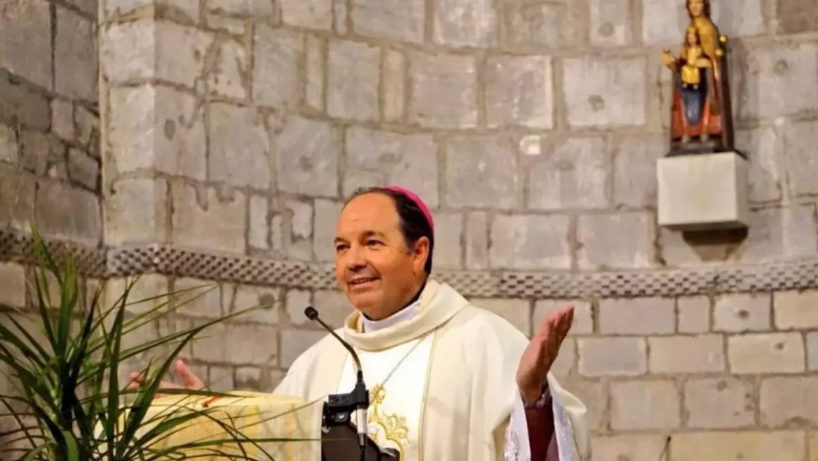 El obispo de Vitoria, Juan Carlos Elizalde DIÓCESIS DE VITORIA