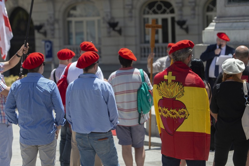 Manifestantes carlistas durante una concentración realizada el 18 de julio de 2021 en Madrid. — Alberto Ortega / EUROPA PRESS