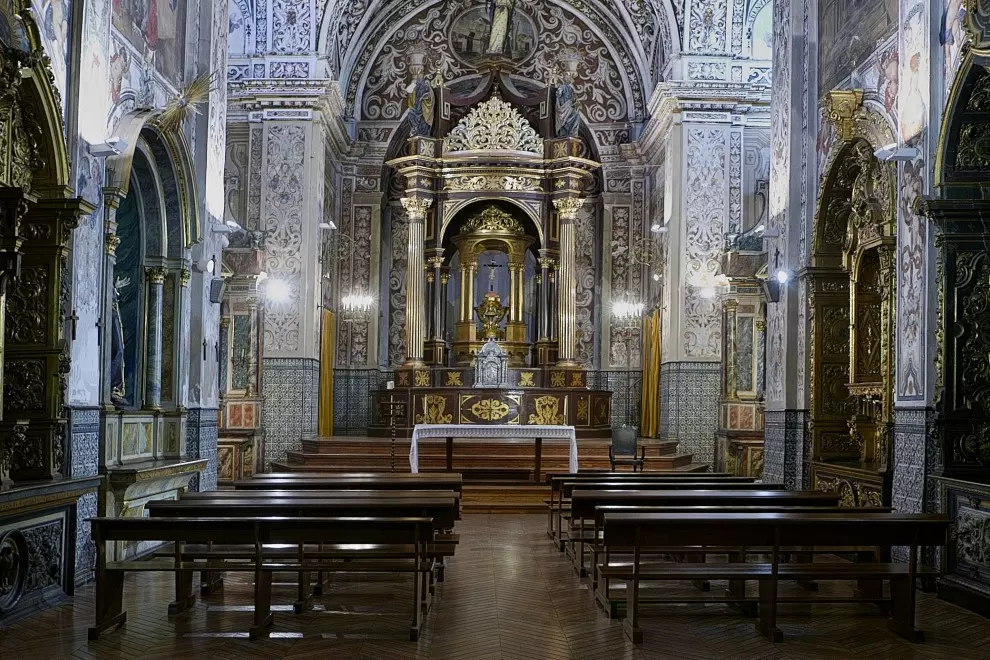 Interior de la iglesia San Pedro de Alcántara. — Wikipedia