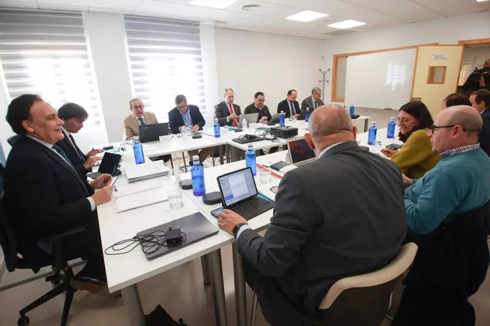 Una imagen de archivo del consejero de Universidad, Investigación e Innovación, José Carlos Gómez Villamandos, en una reunión con los rectores de las universidades públicas andaluzas. — Rocío Ruz / EUROPA PRESS