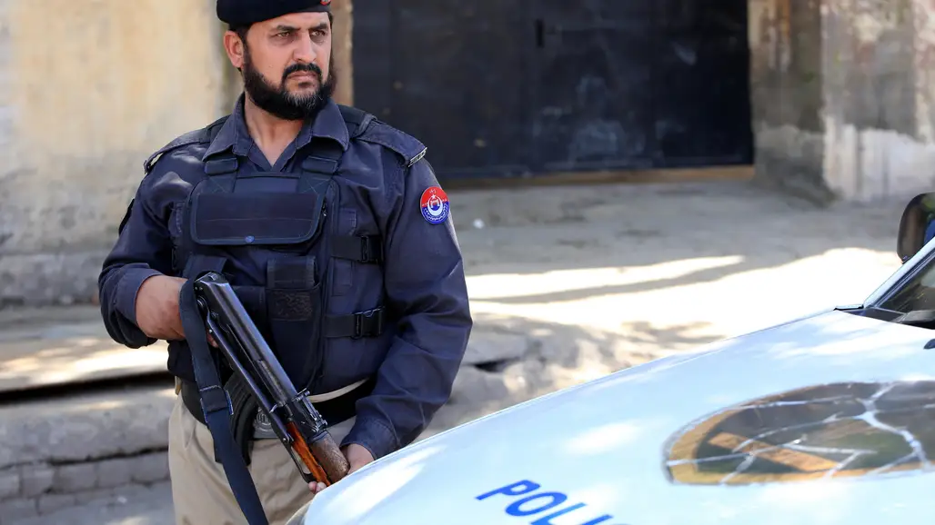 Un agente de la Policía pakistaní, en una foto de archivo | Agencia EFE