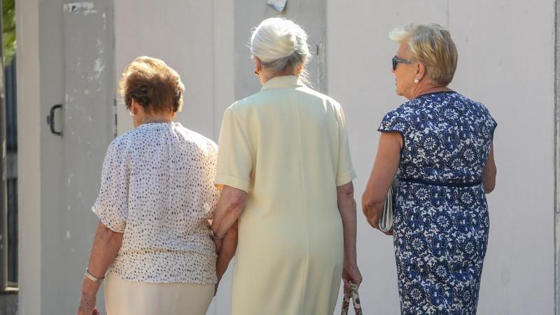 España se encuentra entre los países con la esperanza de vida más elevada, pero con el número de años vividos más alto con menos felicidad (Foto: Europa Press/Archivo).