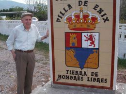 Francisco Gil Craviotto, en una de sus excursiones literarias por pueblos de Almería y Granada. Granada Laica