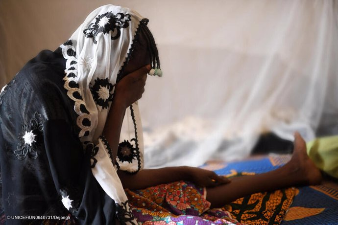 Una mujer de Burkina Faso a la que se le ha practicado mutilación genital femenina. - UNICEF/UN0640731/DEJONGH