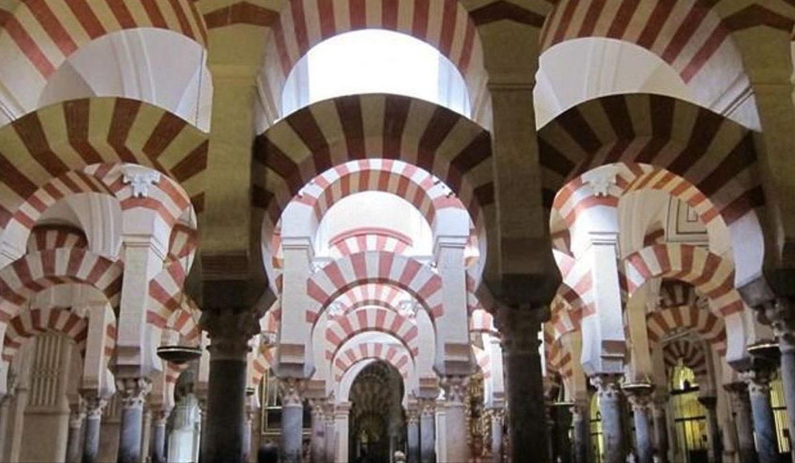 Imagen del interior de la Mezquita-Catedral de Córdoba, inmatriculada por el obispado en 2006 Europa Press