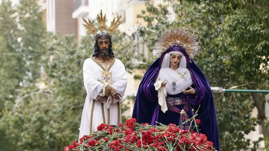 El traslado del Cautivo y María Santísima de La Trinidad, el pasado sábado. / Álex Zea