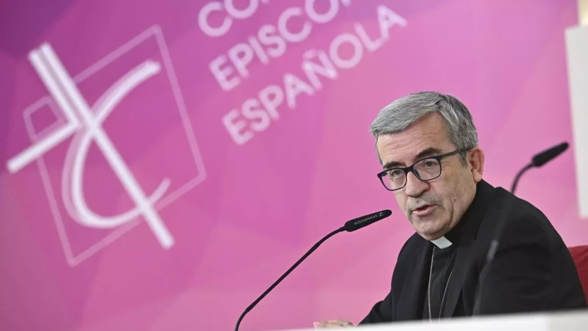 El presidente de la Conferencia Episcopal Española (CEE), Luis Argüello. EFE/ Fernando Villar