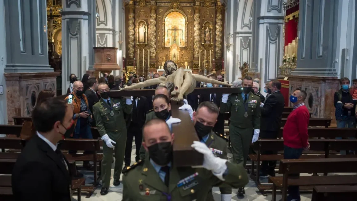 Militares en una procesión de Málaga. | Europa Press