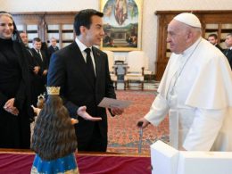 El papa Francisco recibió al presidente Daniel Noboa en el Vaticano, el 13 de mayo de 2024. - Foto: AFP
