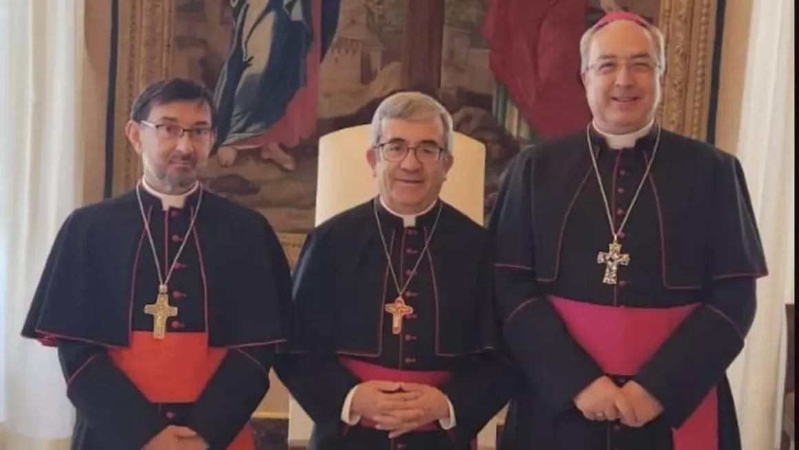 Cobo, Argüello y Magán, en el Vaticano. Oficina de Información de la. CEE